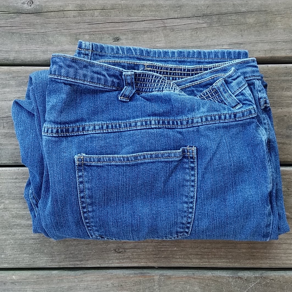 Right Fit Stretch Capris By Catherines